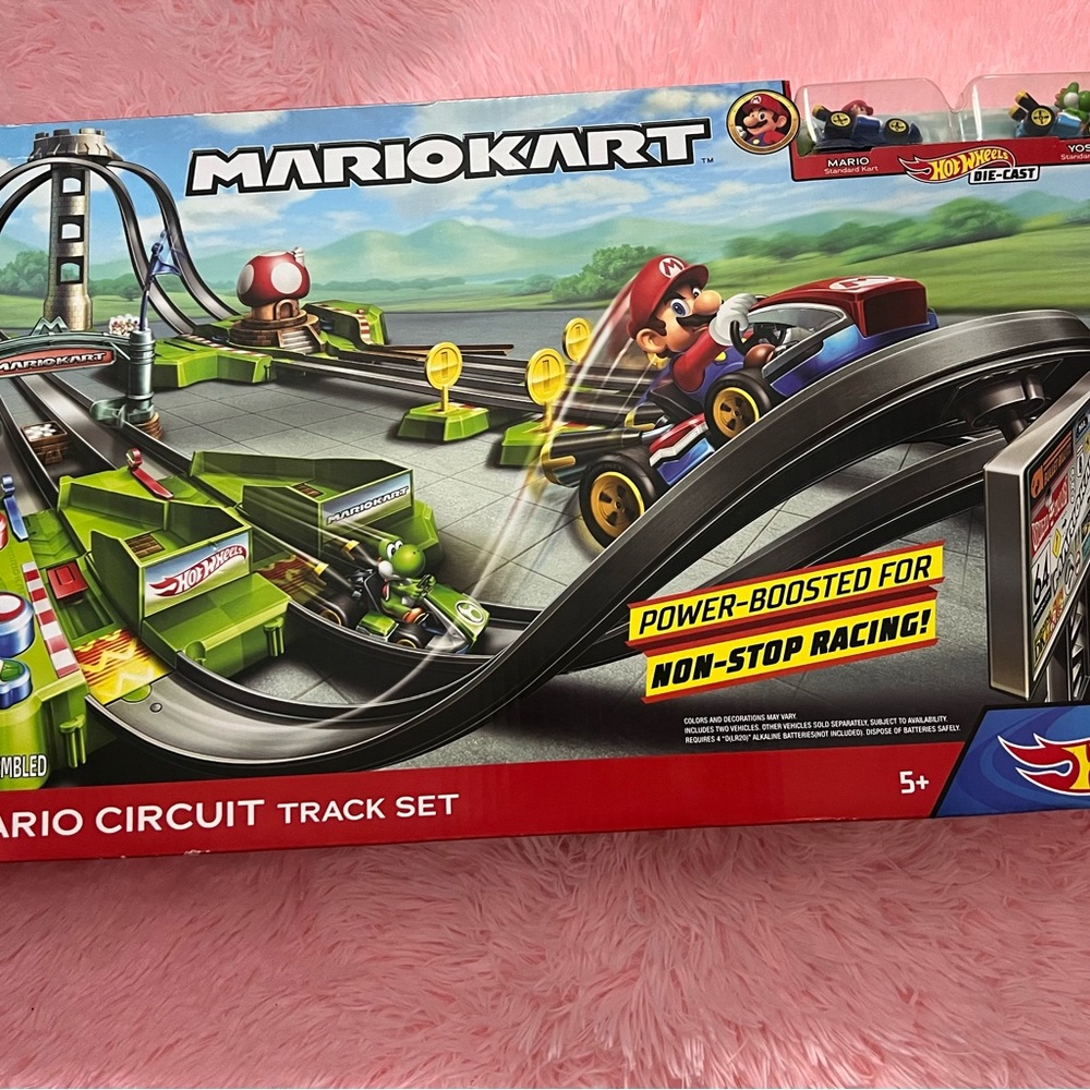 Hot Wheels Mario Circuit Track Set 5+